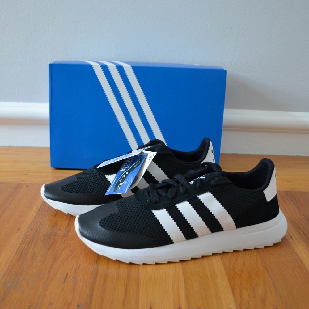 LAST ONE‼️ ADIDAS Originals Fashion Sneakers - Picture 6 of 8